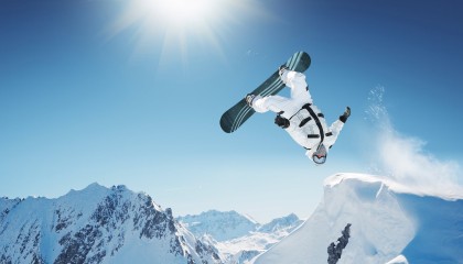 爱游戏在线登录-德国羽毛球选手在比赛中展现出顽强拼搏精神，德国羽毛球主教练