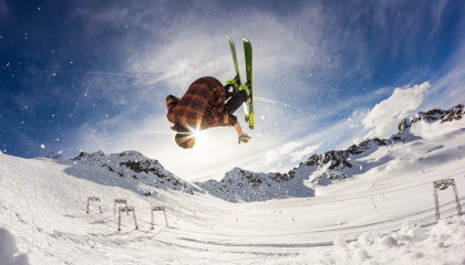 爱游戏真人体育娱乐-_魔术队展现韧性，逆转赢得关键比赛_，魔术队的比赛